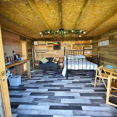 Little Swelle Cabin With Awesome Sea Views Poundstock Buitenkant foto